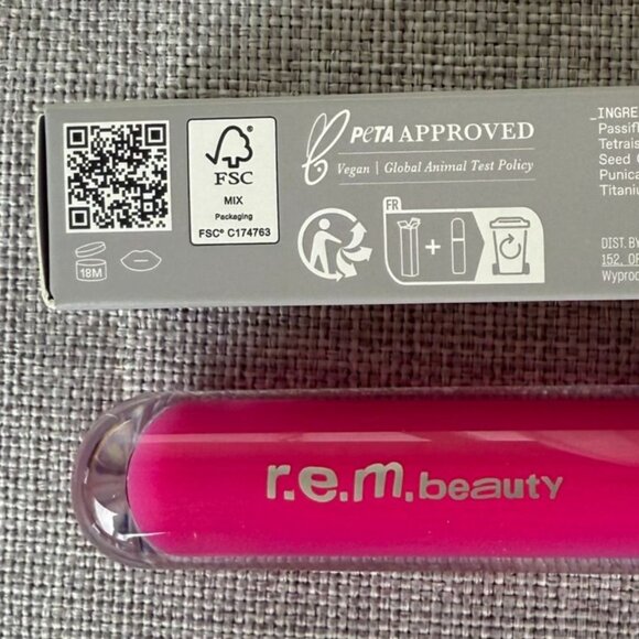 R.E.M. Beauty Essential Drip Lip Balm Full Size 0.15oz Strawberry Soda Hydrating - Picture 5 of 8